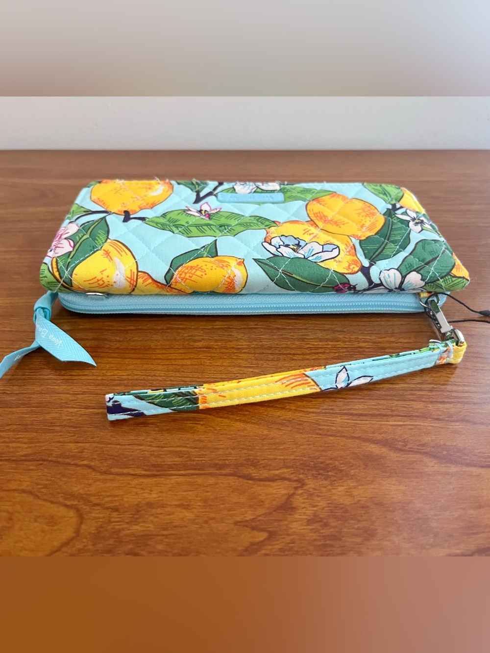 NWT VERA BRADLEY Lemon Grove Clutch Wristlet Wallet RFID Quilted Cotton Phone - Picture 5 of 10